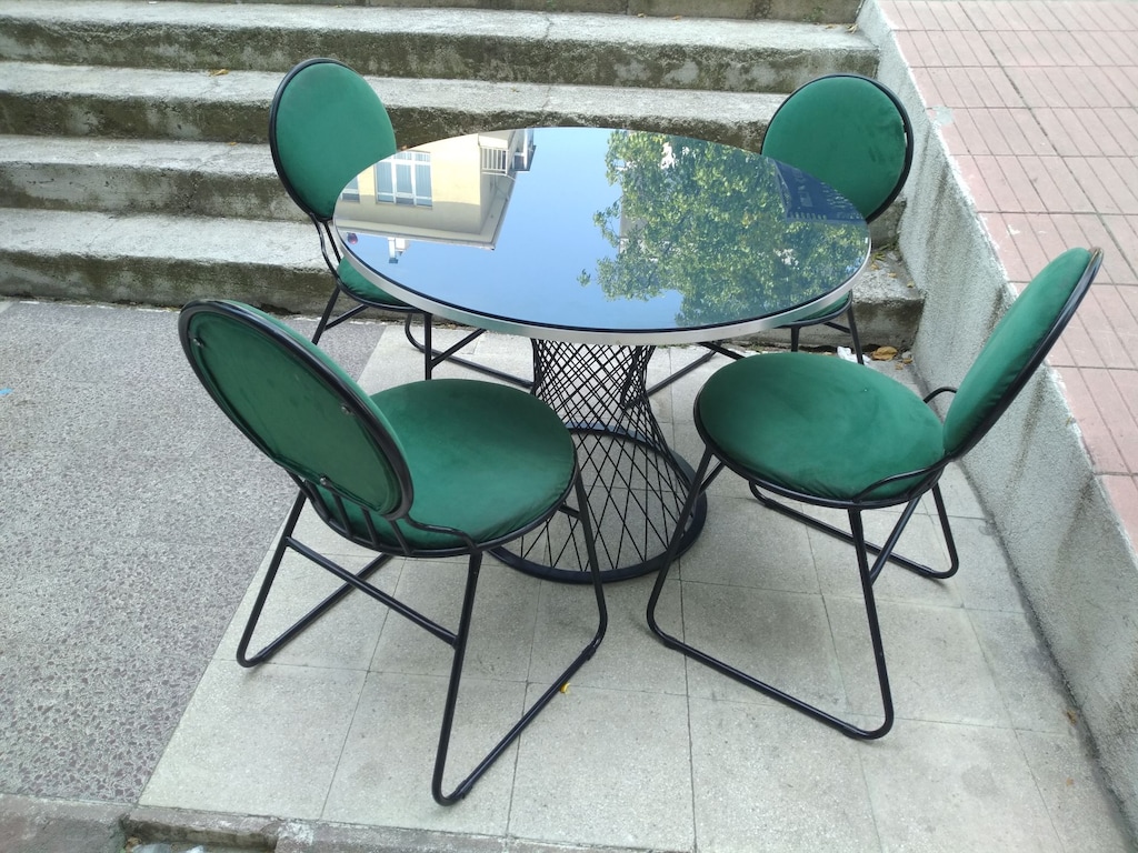 ŞIK VE MODERN: METAL PROFİL FÜME CAM TABLALI MASA VE 4 SANDALYE TAKIMI - 6