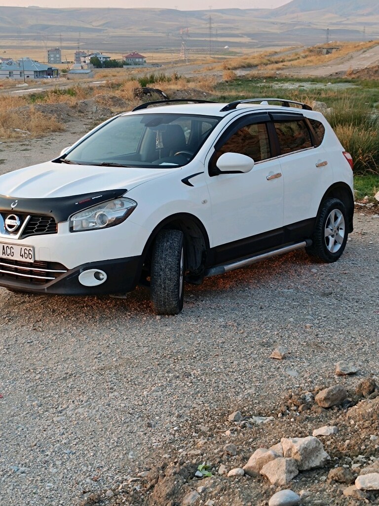 2011 model Nissan Qashqai - 5