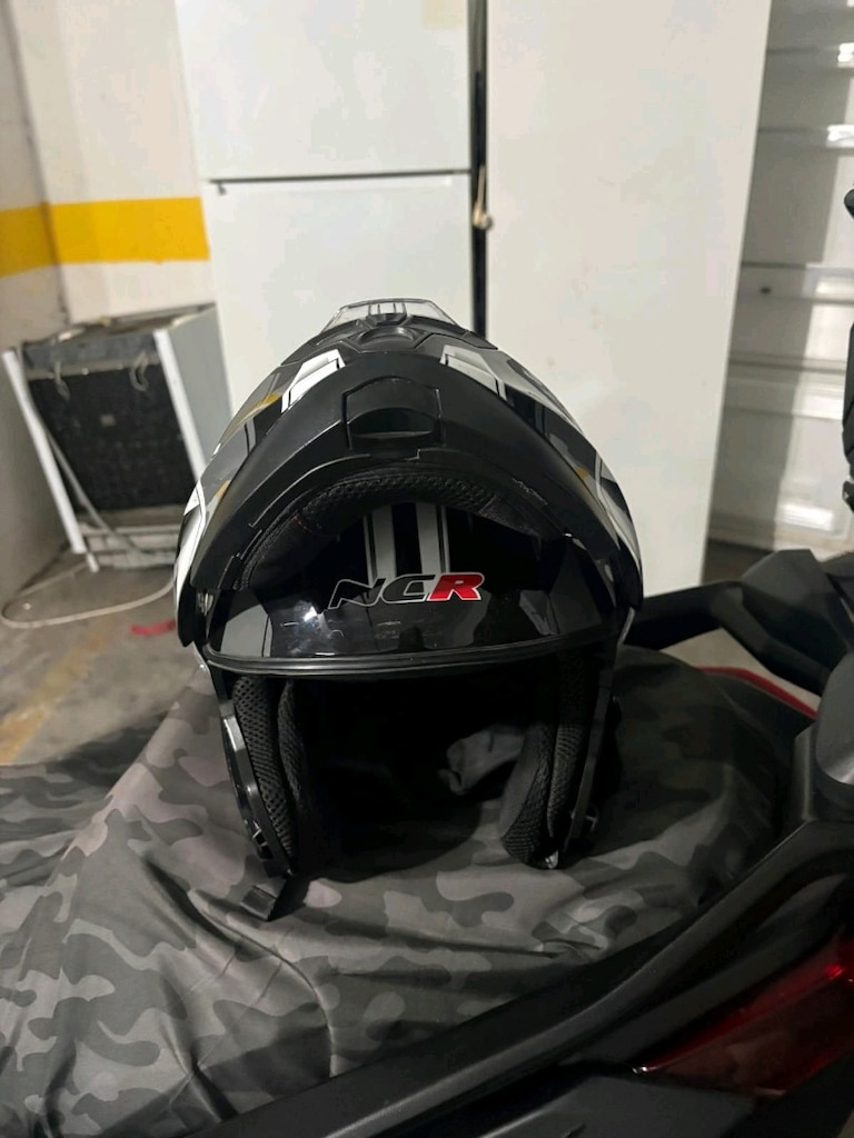 ncr kask xl beden sadece 2200 ufak pazarlık vardır - 2