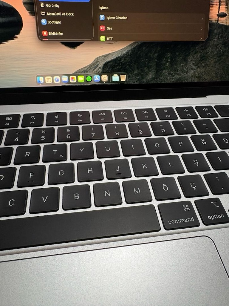 Apple MacBook Air M4 256 GB + 16 GB RAM - 3