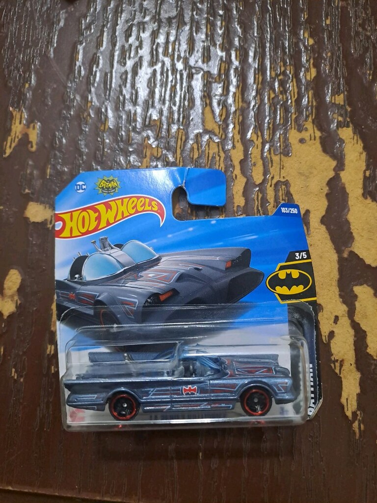 7 adet çeşitli renklerde batman oyuncak - 3