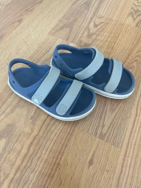 orijinal crocs erkek çocuk sandalet 11 numara (28-29numaraya denk)