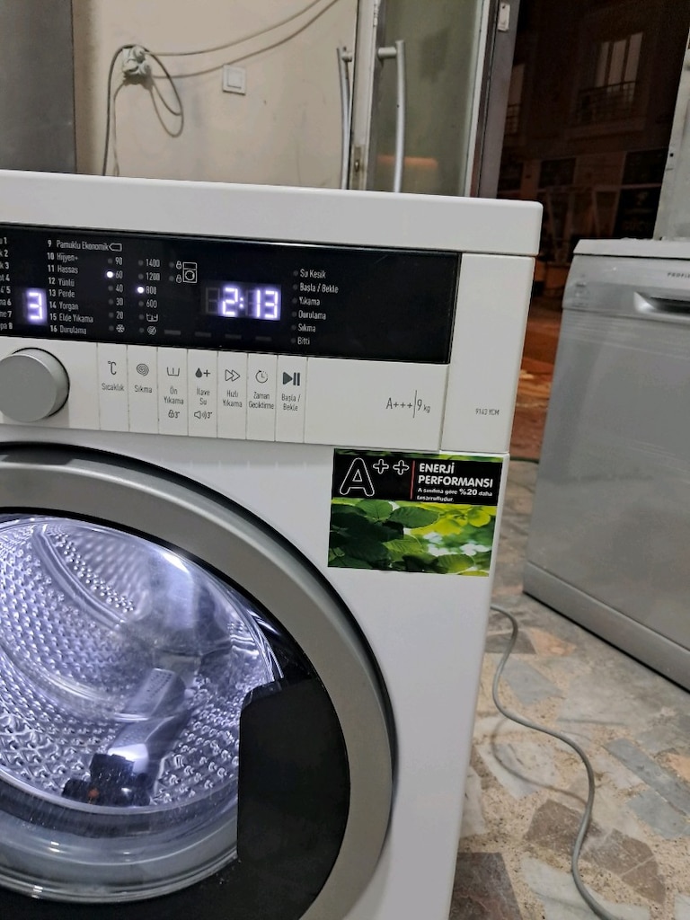 sıfır gibi arcelik 9kloluk piyano serisi camaşır makinesi 9.500 tl - 10