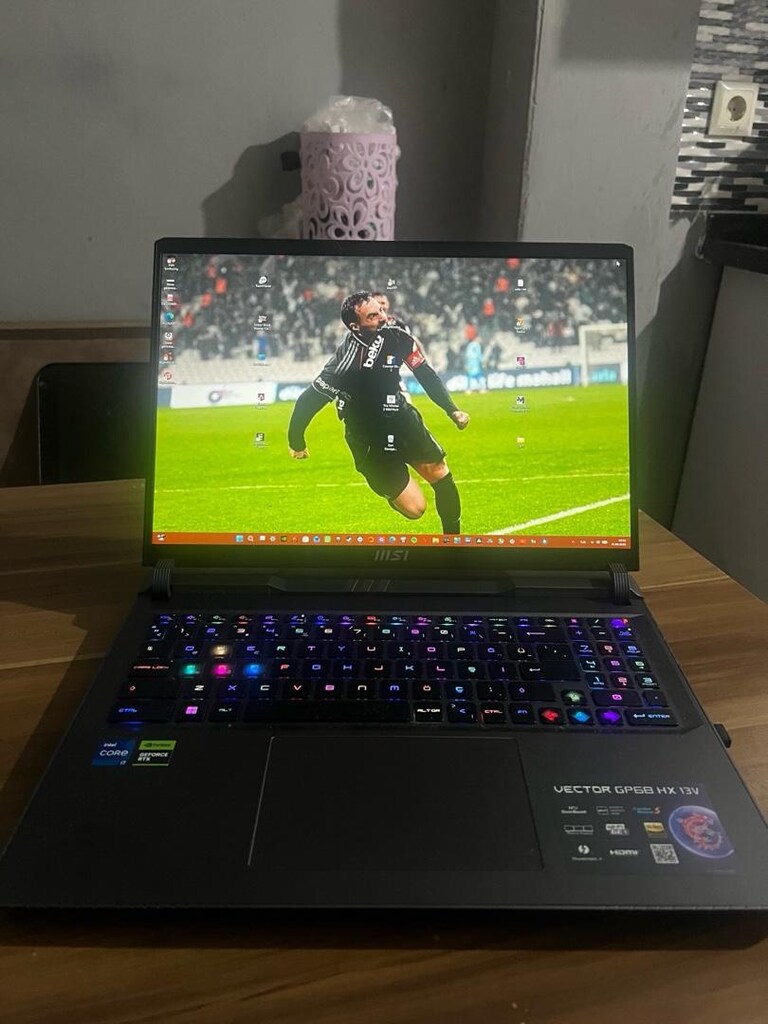 MSI RTX4080 gp-68hx Laptop - 8