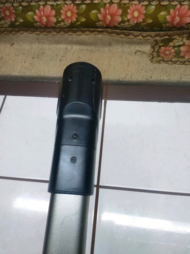 Philips AquaTrio serisi dikey şarjlı süpürgelerle bir teleskopik boru - 5