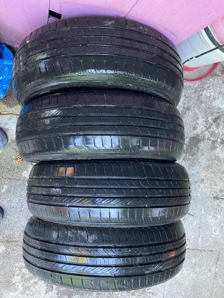 185 60 R15 lastik - 2