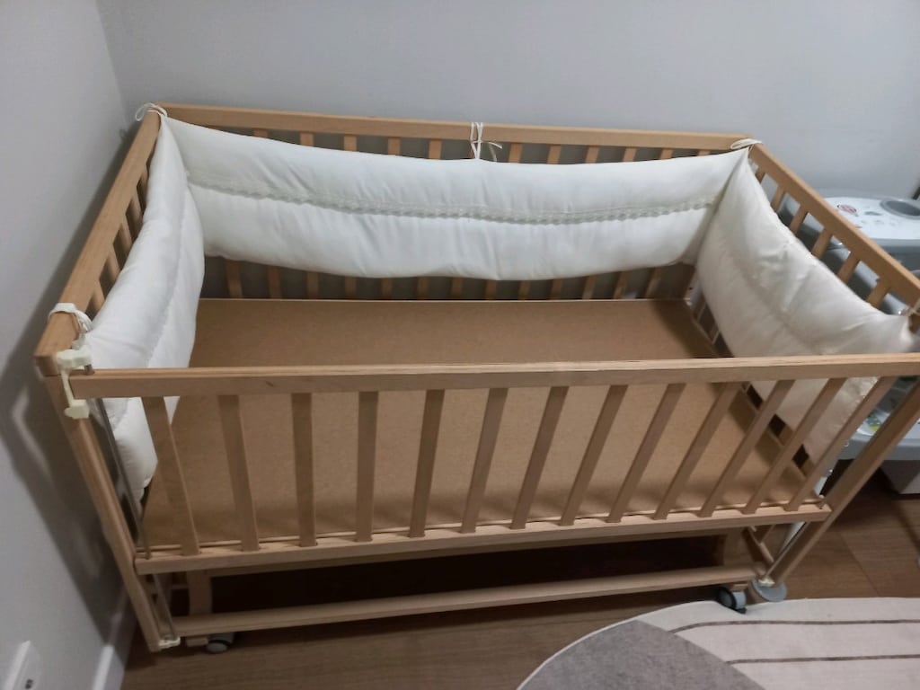 baby plus Ahşap Asansörlü Beşik 70X130 - 3
