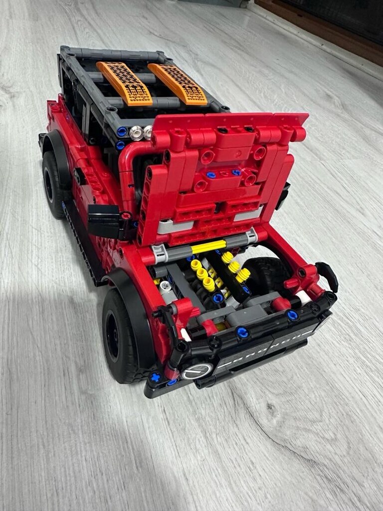 LEGO TECHNIC FORD BRONCO SUV 42213 (943 PARÇA) - 4