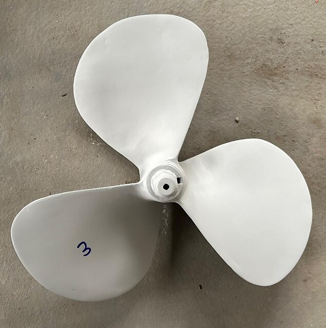 Pervane bronz çap 42cm konik ön 26 mm arka 33 mm kalınlık 75 mm