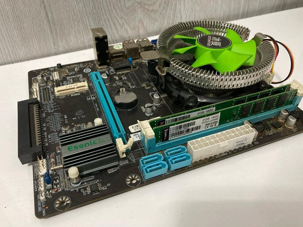 Esonic HM65 BTC Anakart - 4