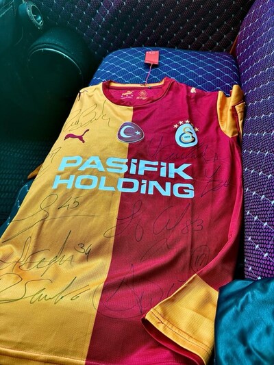 ISLAK İMZALI GALATASARAY FORMASI