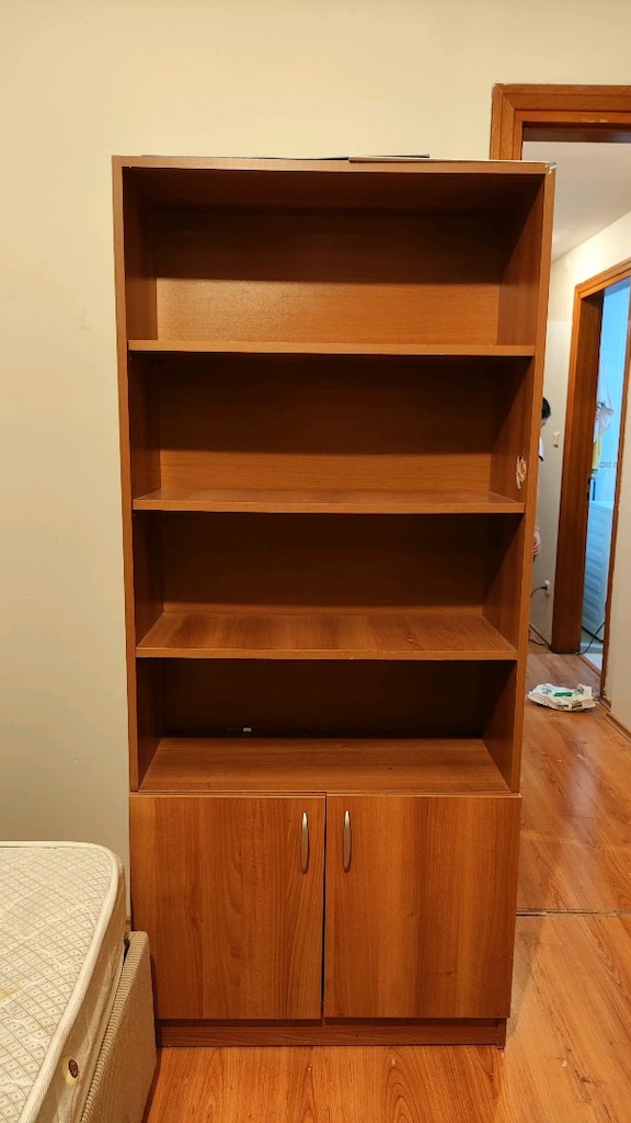 Evi boşaltıyorum gelen alır(toplu halde satılık) - 5