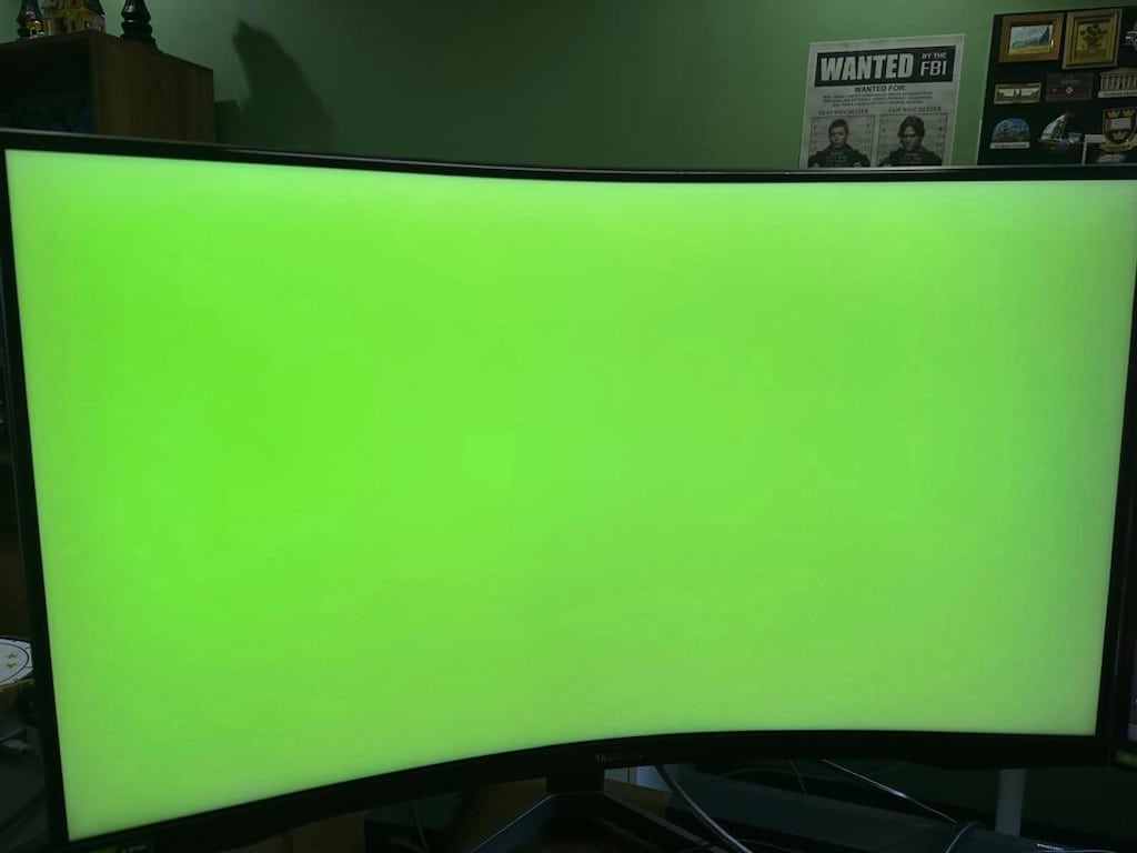 Samsung Odyssey G7 C32G75TQSR 32” 2K 240 Hz oyuncu monitörü - 4