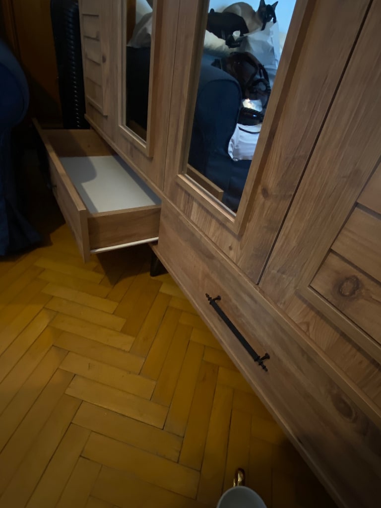 Ikea Koltuk Yatak ve 4 Kapaklı Dolap - 5