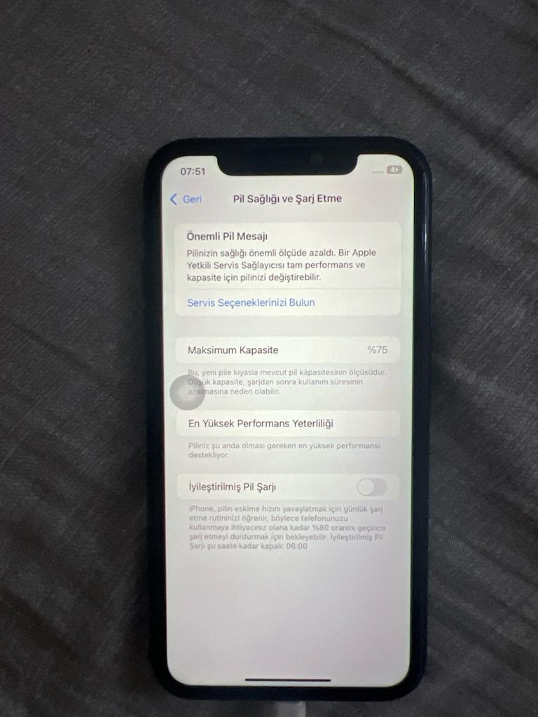 iPhone XR - 3