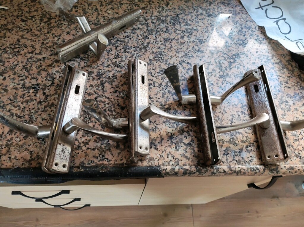 AHŞAH KAPI KULPU TANE 100 TL HEPSİ400 TL YER BUCA - 2