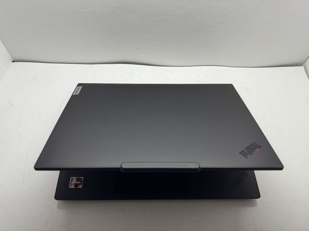 THİNKPAD T14 RYZEN 5 PRO İŞLEMCİ 16 GB RAM 512 NVME - 8