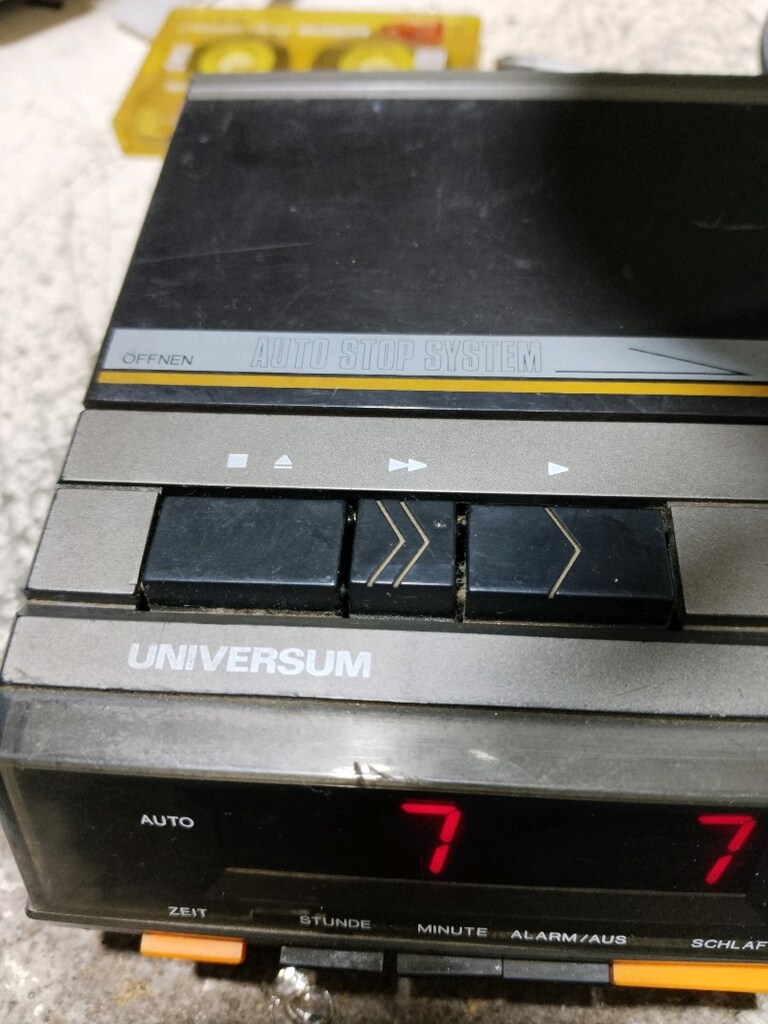 UNİVERSUM - UCR 1861 MARKA VE MODEL NUMARALI ESKİ MODEL RADYO KASETCAL - 3