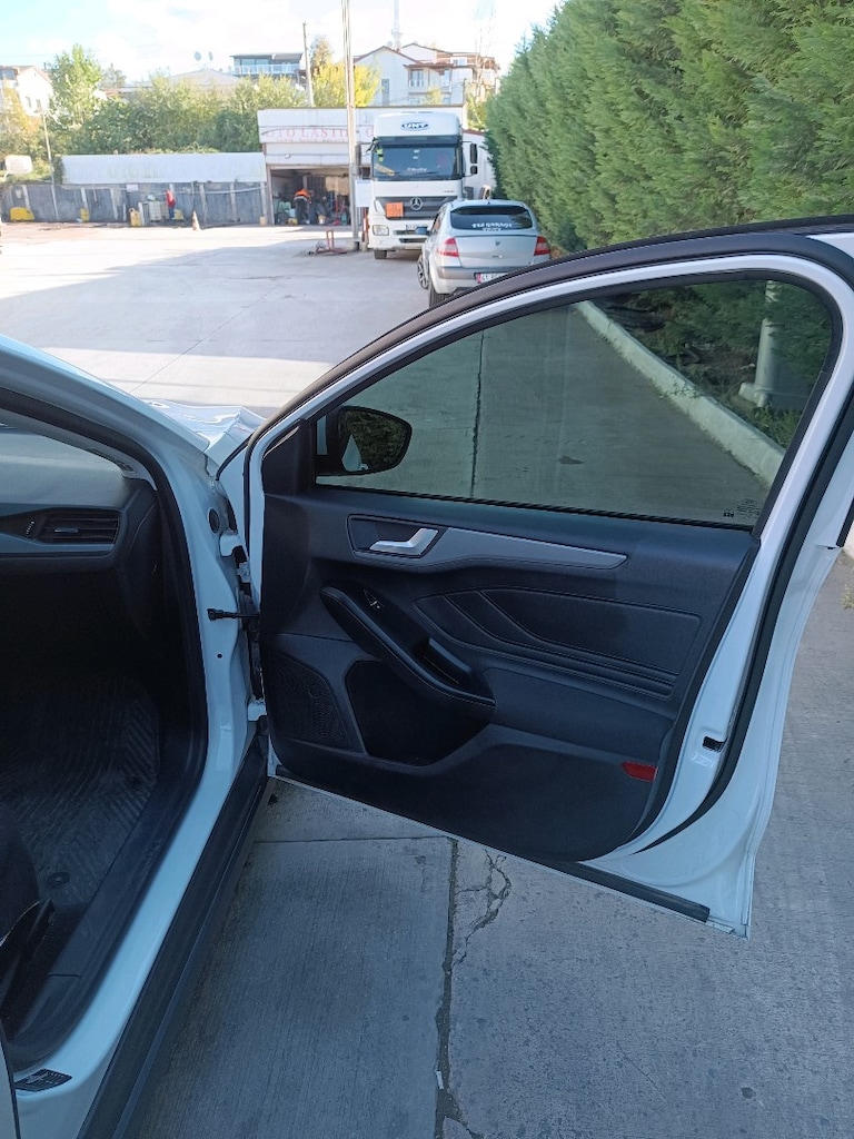Ford FOCUS - 18