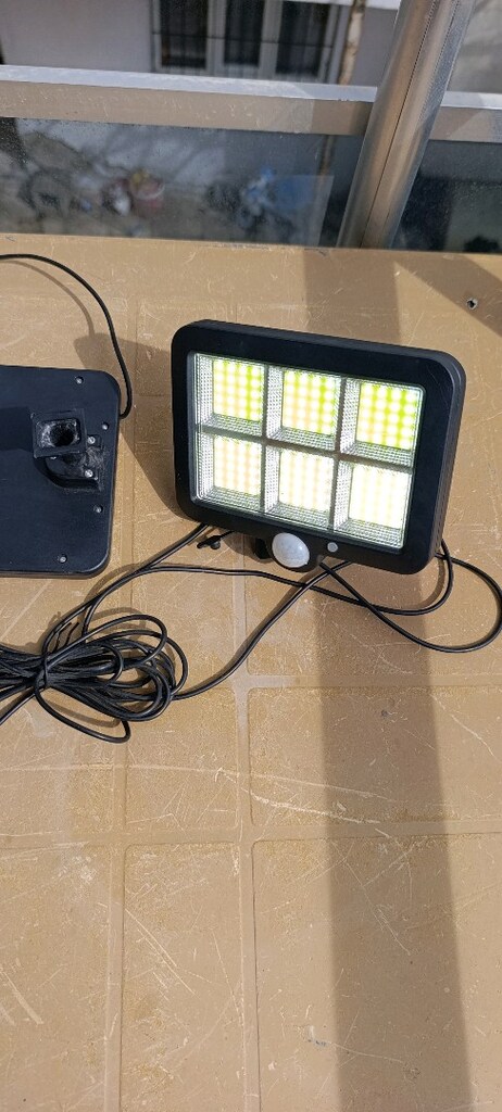 60 Watt Güneş Enerjili Solar Sokak Projektör Lambası - 2