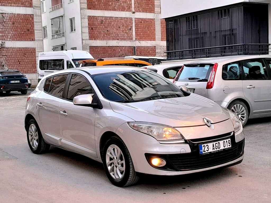 TEMİZ BAKIMLI MEGAN 3 - 3