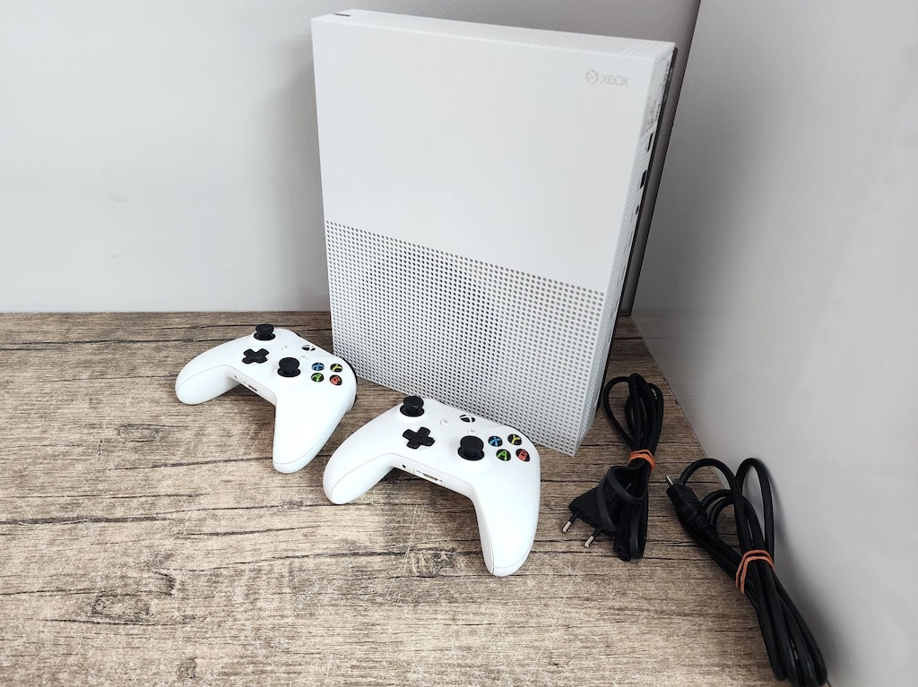 X Box One S / Çift Kol / Hatasız / 1 TB - 2