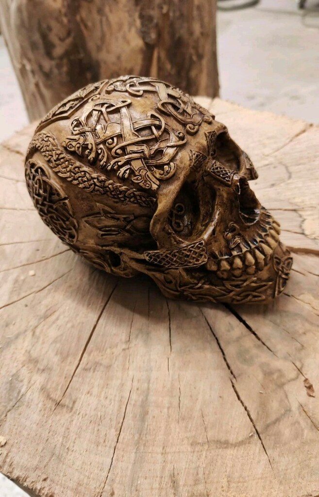 Kelt Motifli Dekoratif Kafatası Heykeli - Gotik/Viking Tarzı - 2