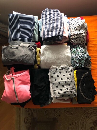 Toptan bayan small beden kıyafetler tane 50 tl(açıklamayı okursanız)