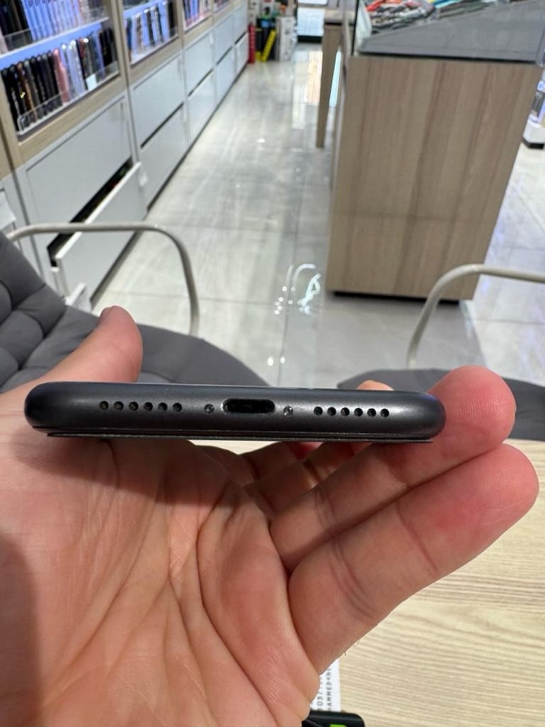 İPHONE 11 128 GB - 5
