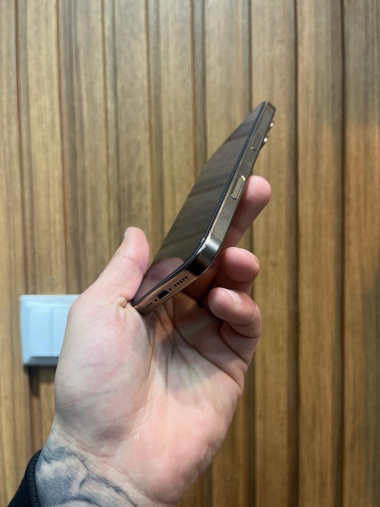 İphone 16 pro YD - 6