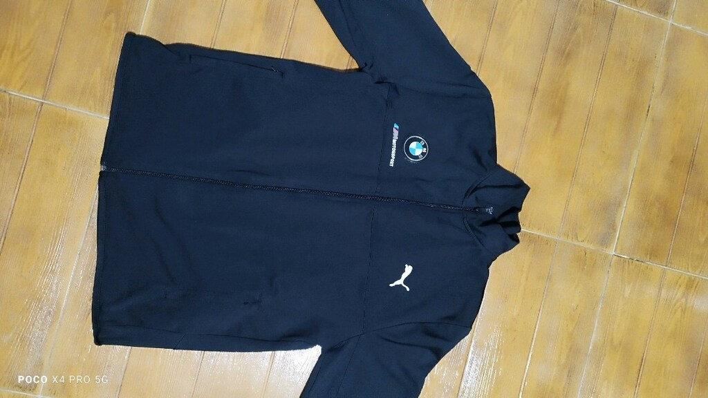 #Puma Likralı mont..Mavisi ve Bu tip ünlü marka çok var. Piyasası 4000 - 2