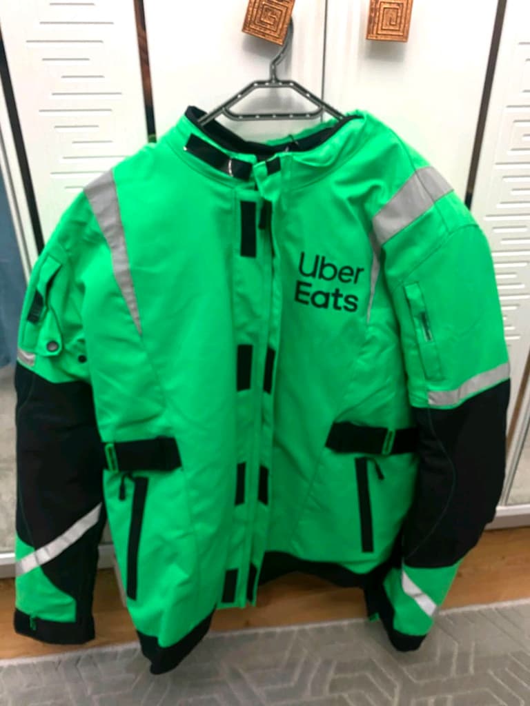 Uber eats mont ve yelek