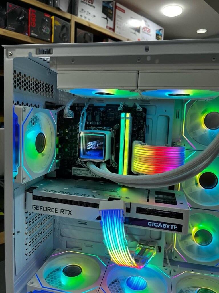 240 HZ MONİTÖRLÜ AKVARYUM KASALI GAMİNG MASA ÜSTÜ SİSTEMM - 7