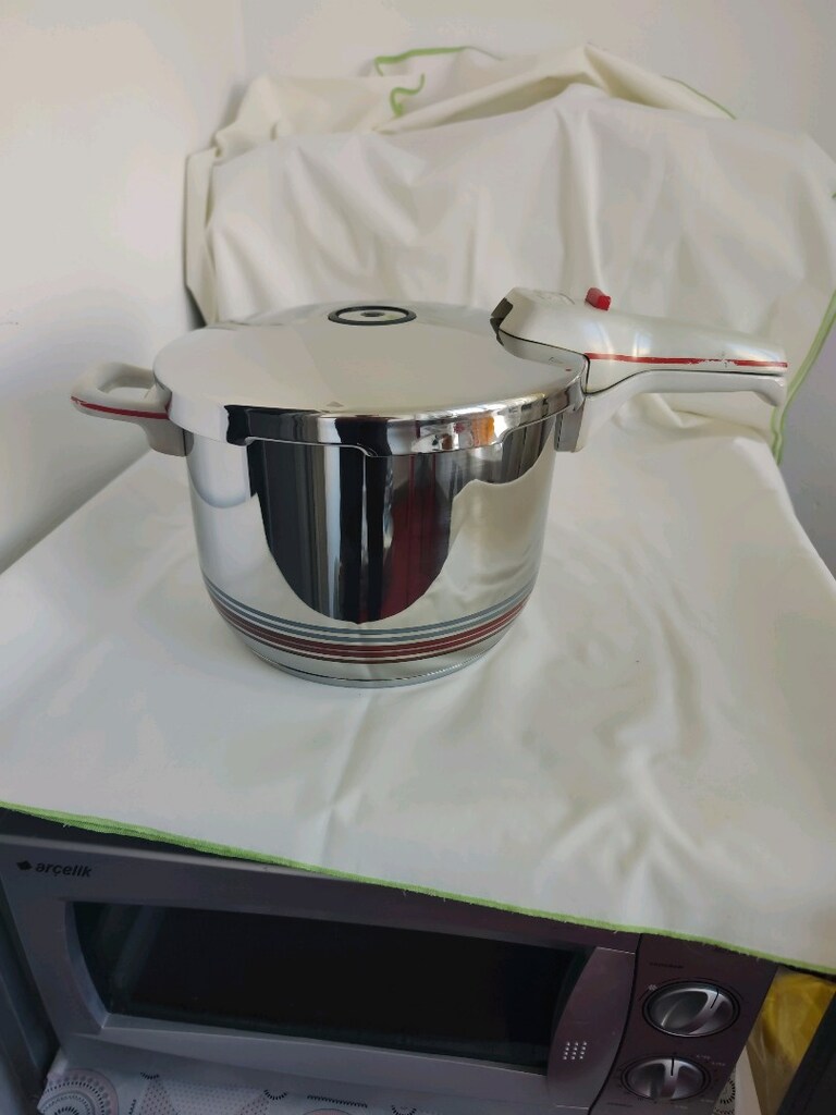 Fissler düdüklü tencere 6 lt tertemiz yanında sıfır lastik - 5