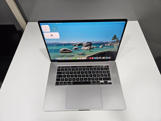 MACBOOK PRO +16 İNÇ+i7 +16 GB RAM+500 GB SSD+ PİL DEVRİ 254