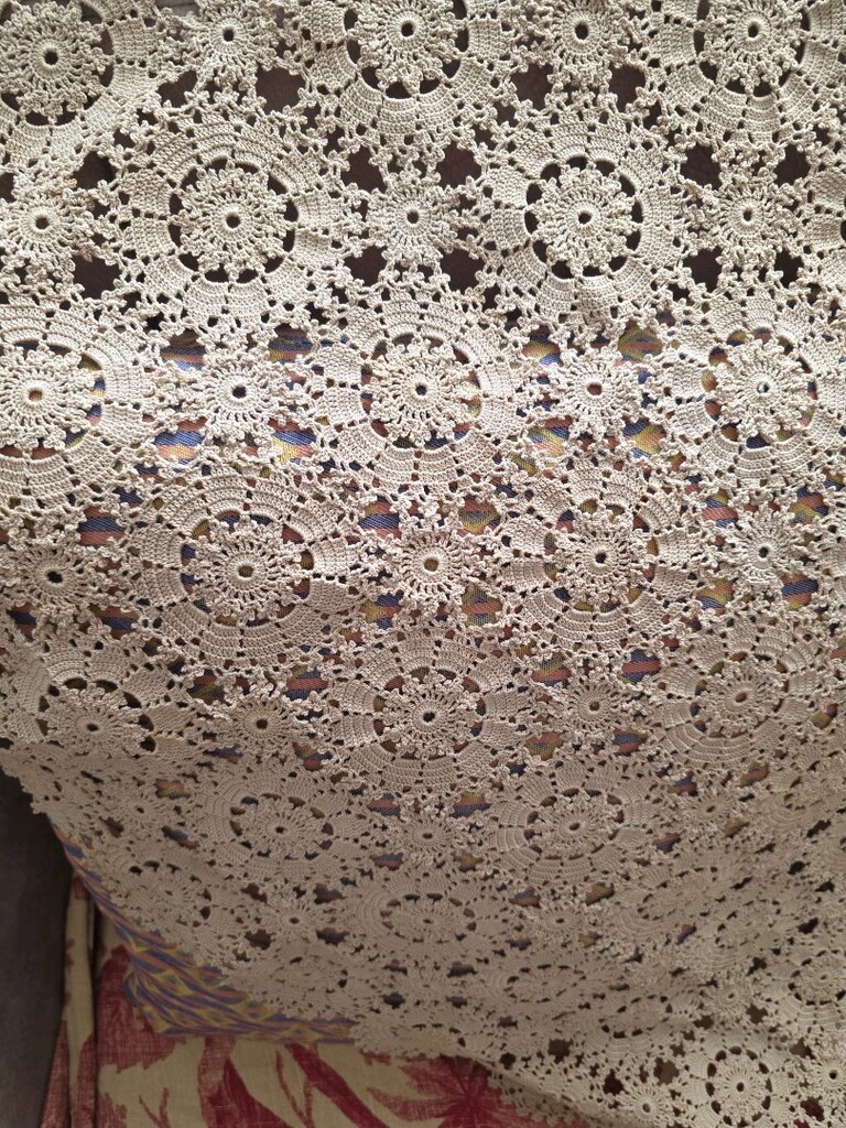 Dantel masa ortüsü - 2