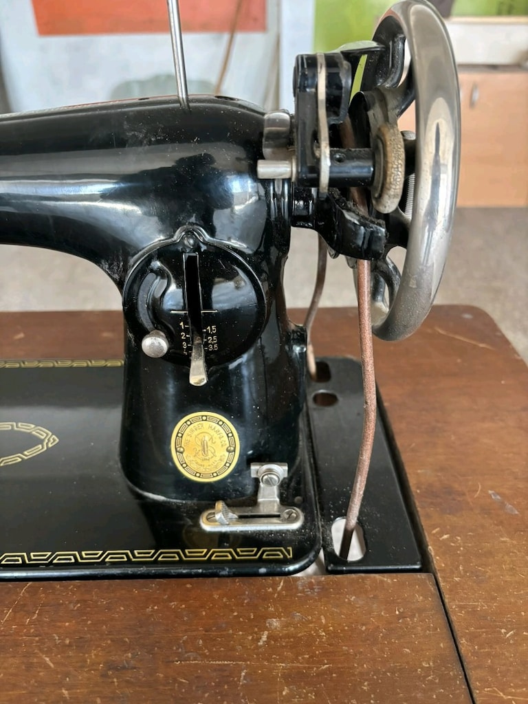 Singer dikiş makinesi masası ile birlikte - 8