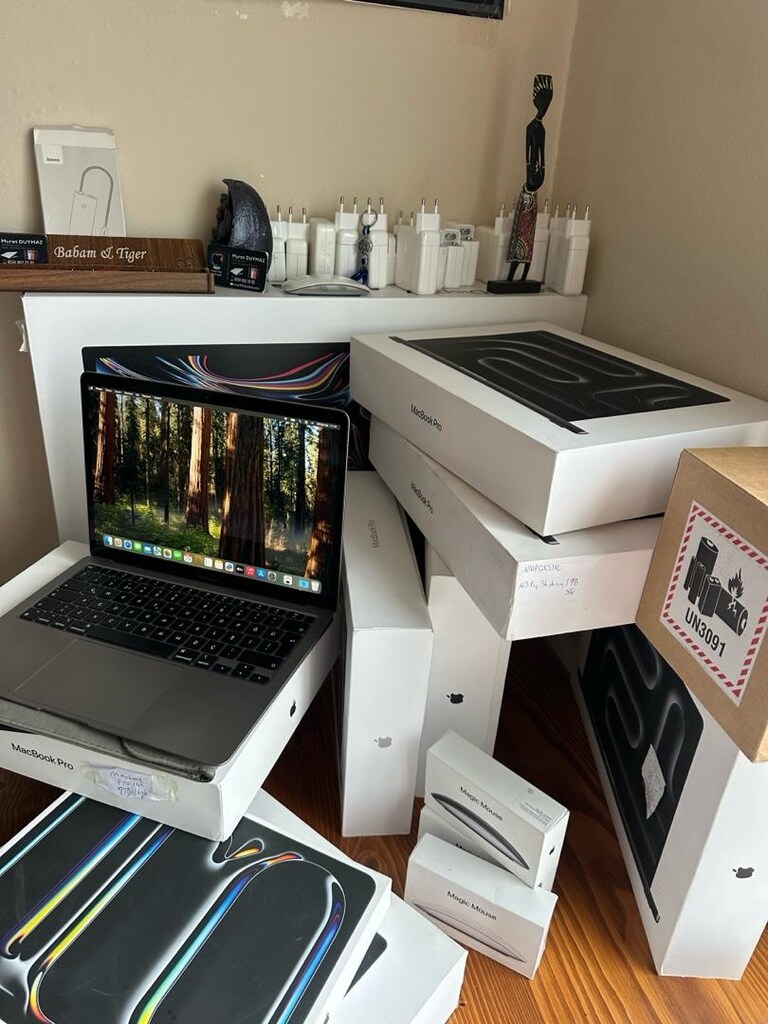 Macbook air M1 çipli özel üretim 512 gb ssd 16 gb ram pil devir 1 - 10