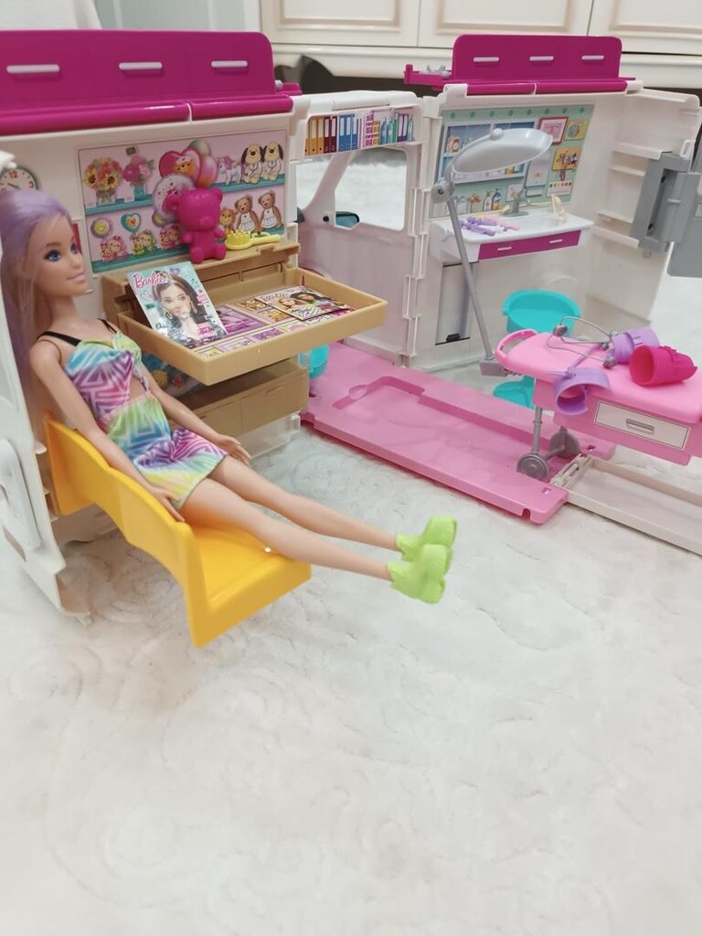 orjinal barbie ambulans - 9