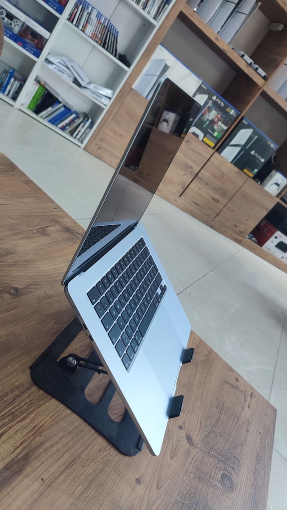 M4 İŞLEMCİ 16GB RAM.256GB SSD, PİL DEVRİ 32,15 İNCH EKRAN BOYUTU - 3