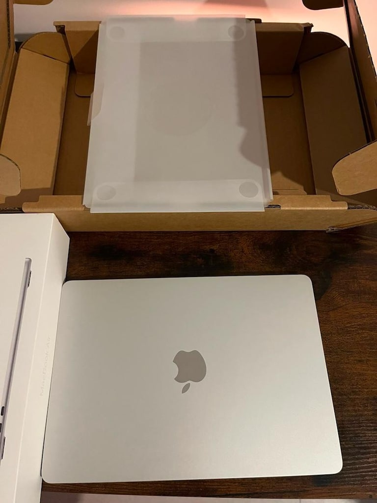 APPLE MC7V4TU/A Macbook Air/Apple M2 İşlemci/8 Çekirdek CPU-8 Çekirdek - 5