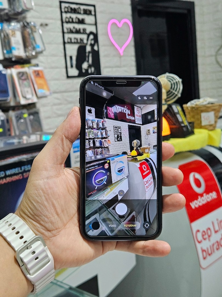 iPhone 11 Siyah 128 GB - 6