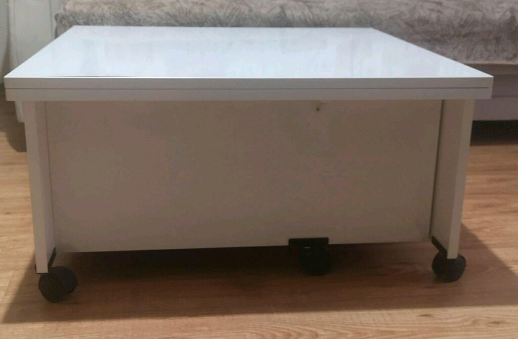 yemek masası ve yatak - 3