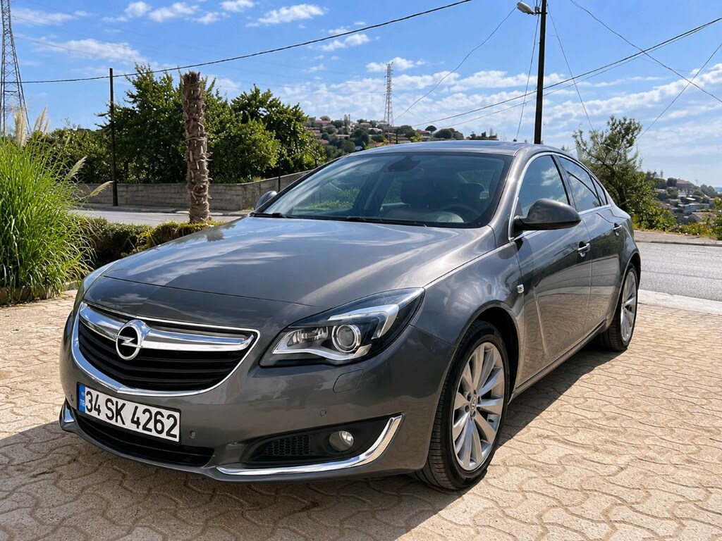 Opel INSIGNIA