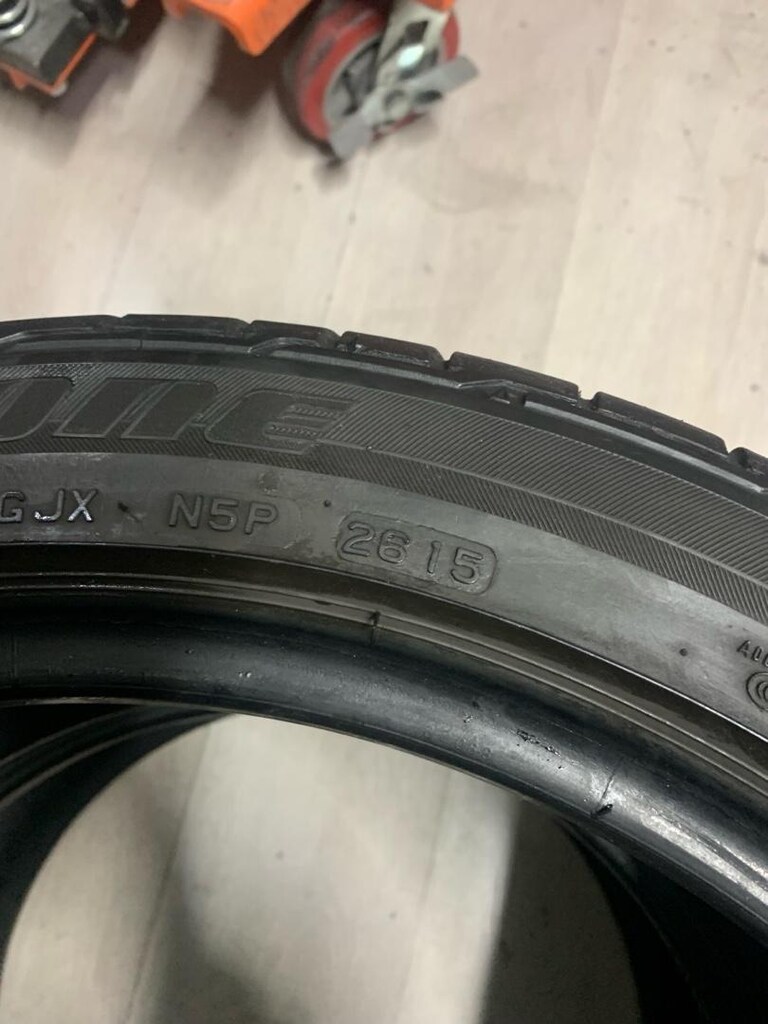 245x40x18 Bridgestone iki adet lastik - 4