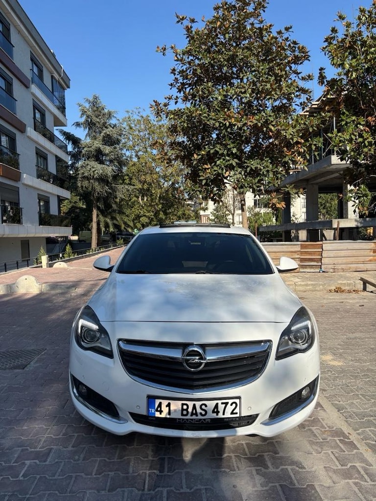 Opel INSIGNIA