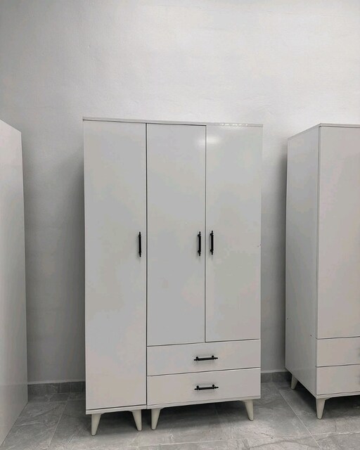 3 KAPILI BEYAZ DOLAP