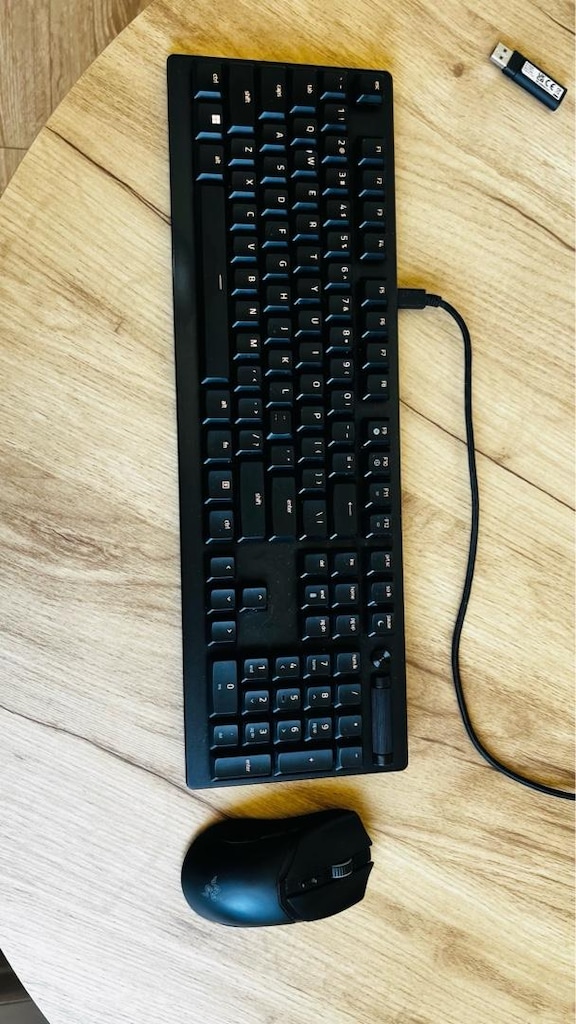 Razer Oyuncu Seti | DeathStalker V2 Pro + Cobra Pro + Corsair HS80 - 3