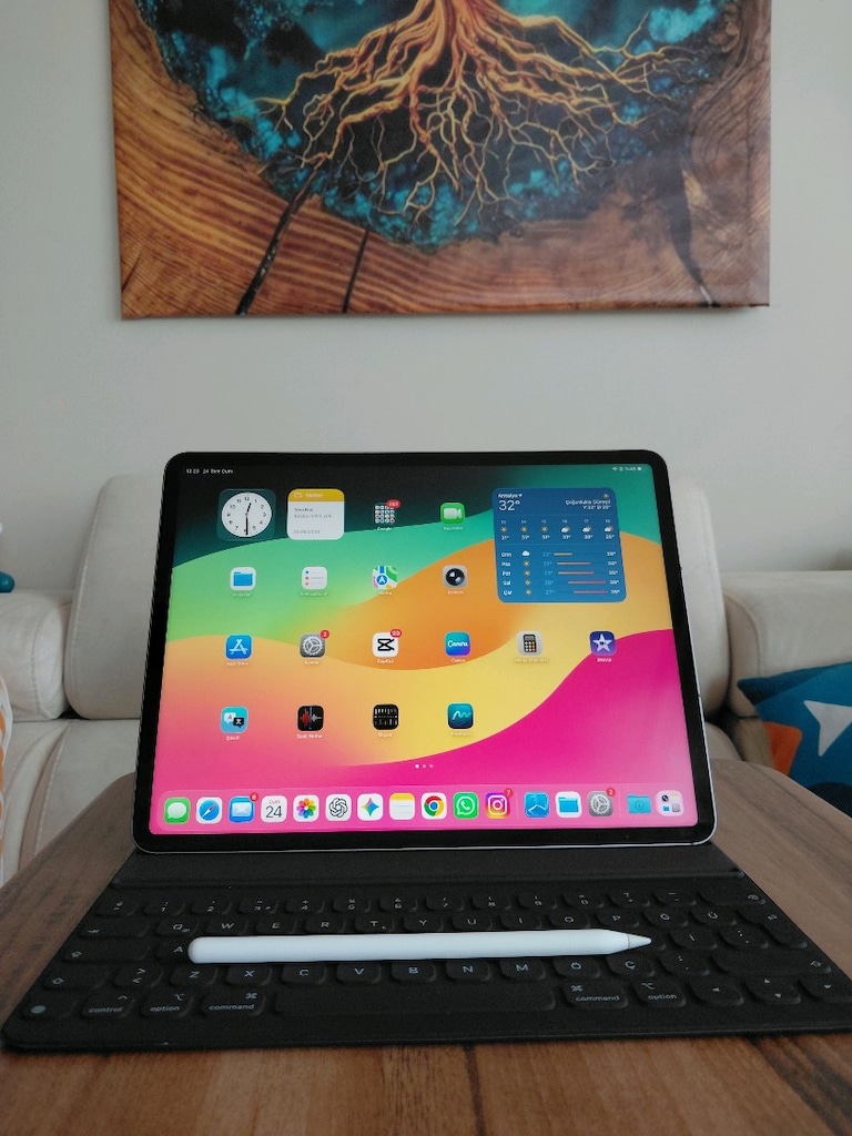iPad Pro 6. Nesil 12.9 inç 128 GB sim kartlı+ Kalem+ Klavye+Garantili - 5