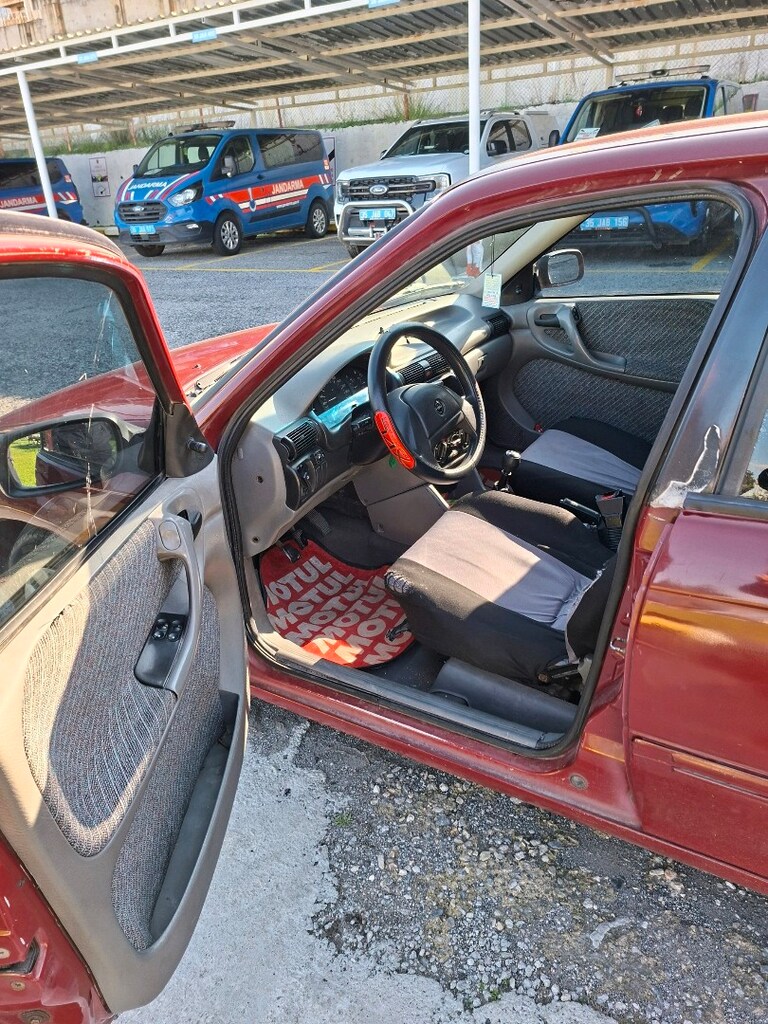 opel Astra GL 1.6 hetcbek - 7